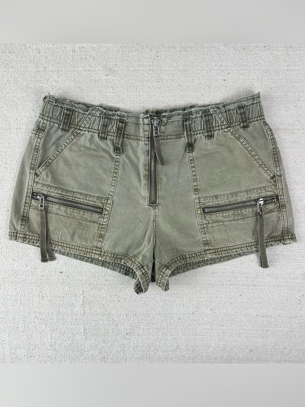 Free People olive green cargo low rise mini shorts size 4